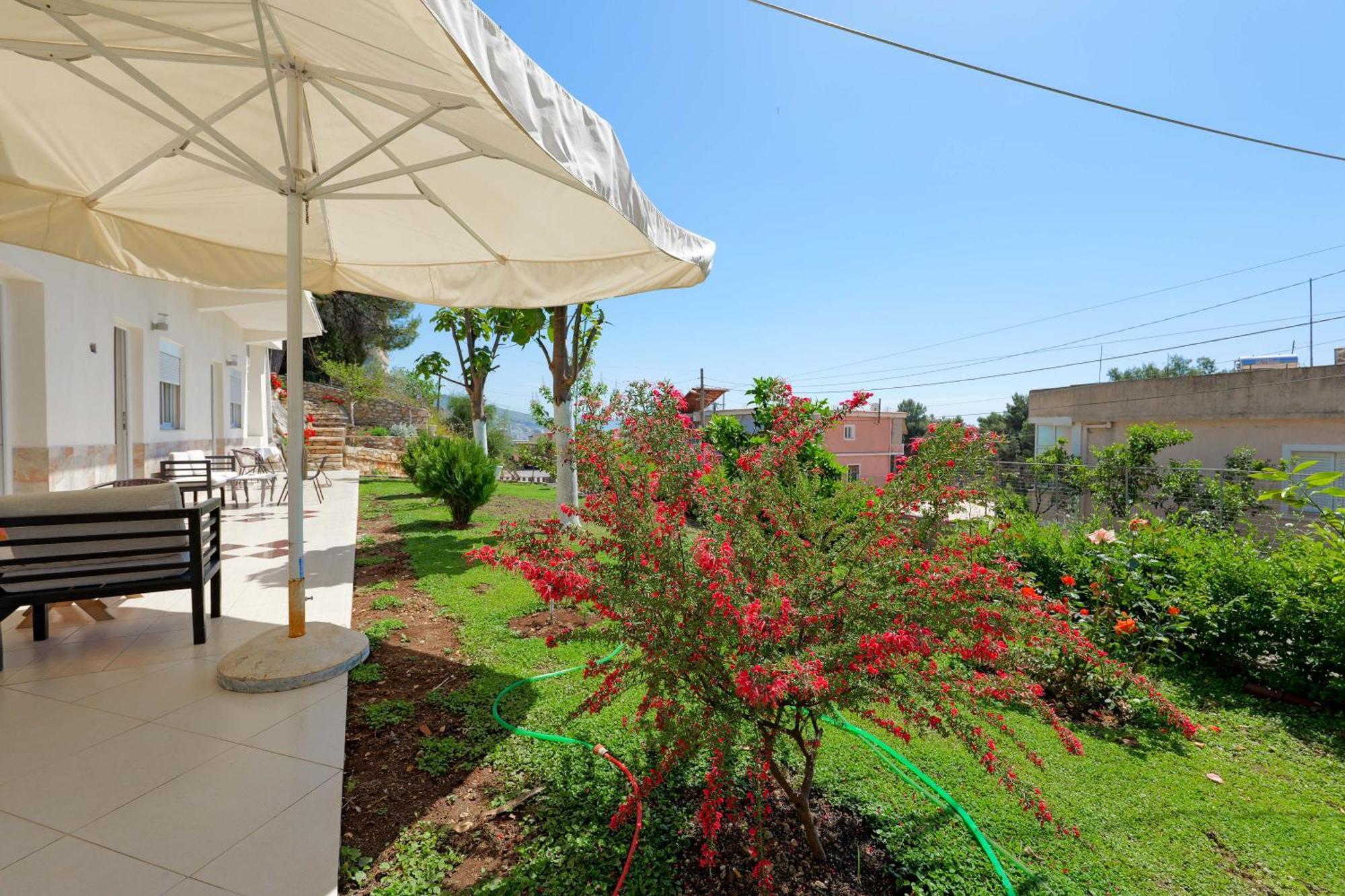 Flower Vila Sarandë 외부 사진